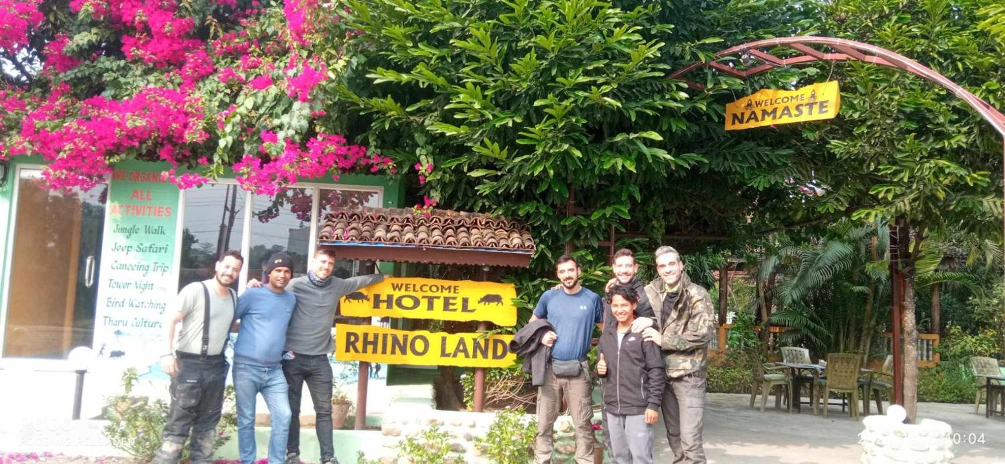 Hotel Rhino Land Sauraha Exterior foto